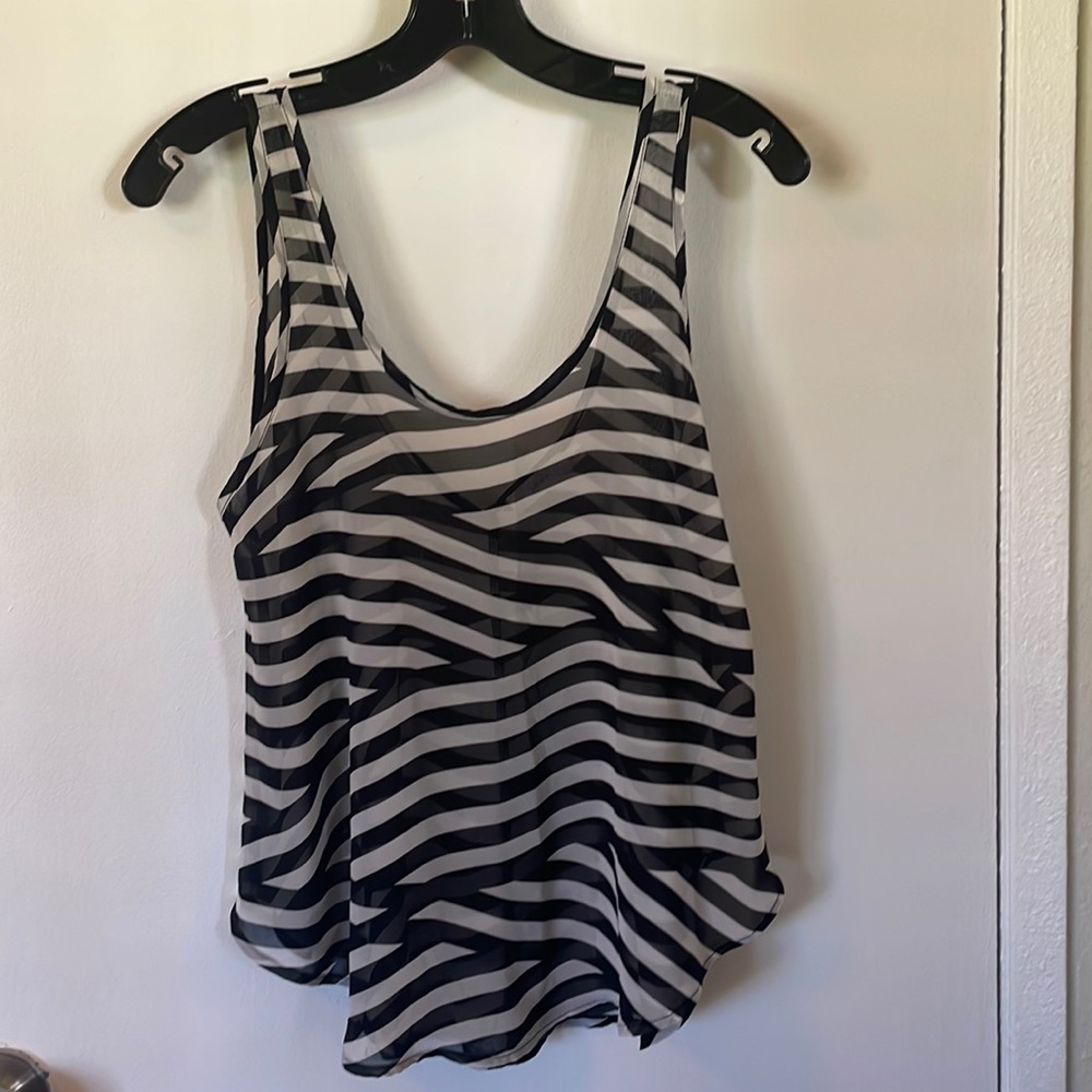 Lush black and white pattern tank top. Great condition and super cute!